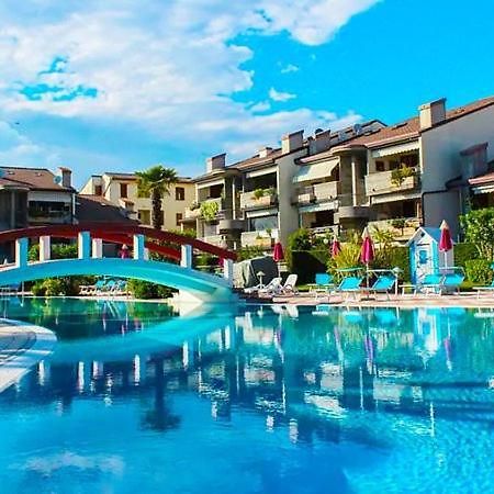Apartment With Garden And Grill - Green Residence Sirmione Desenzano del Garda Buitenkant foto