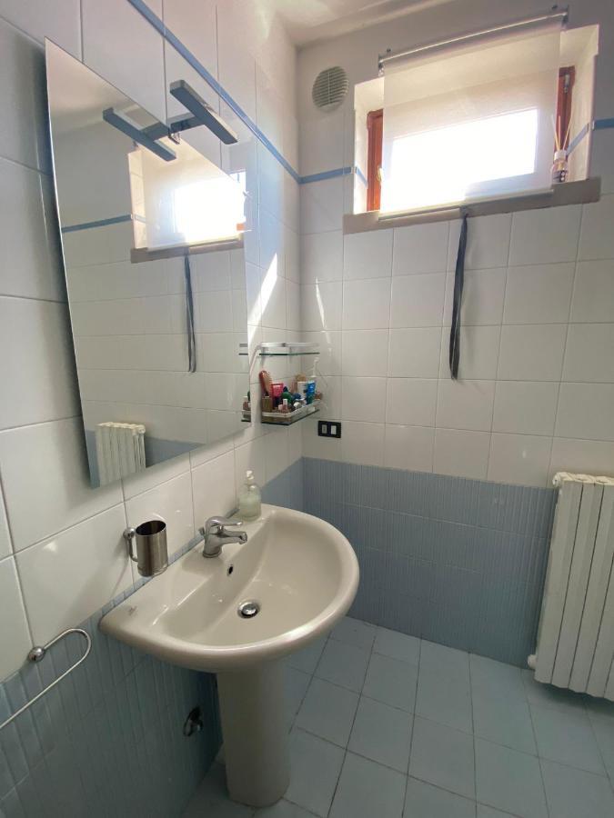 Apartment With Garden And Grill - Green Residence Sirmione Desenzano del Garda Buitenkant foto