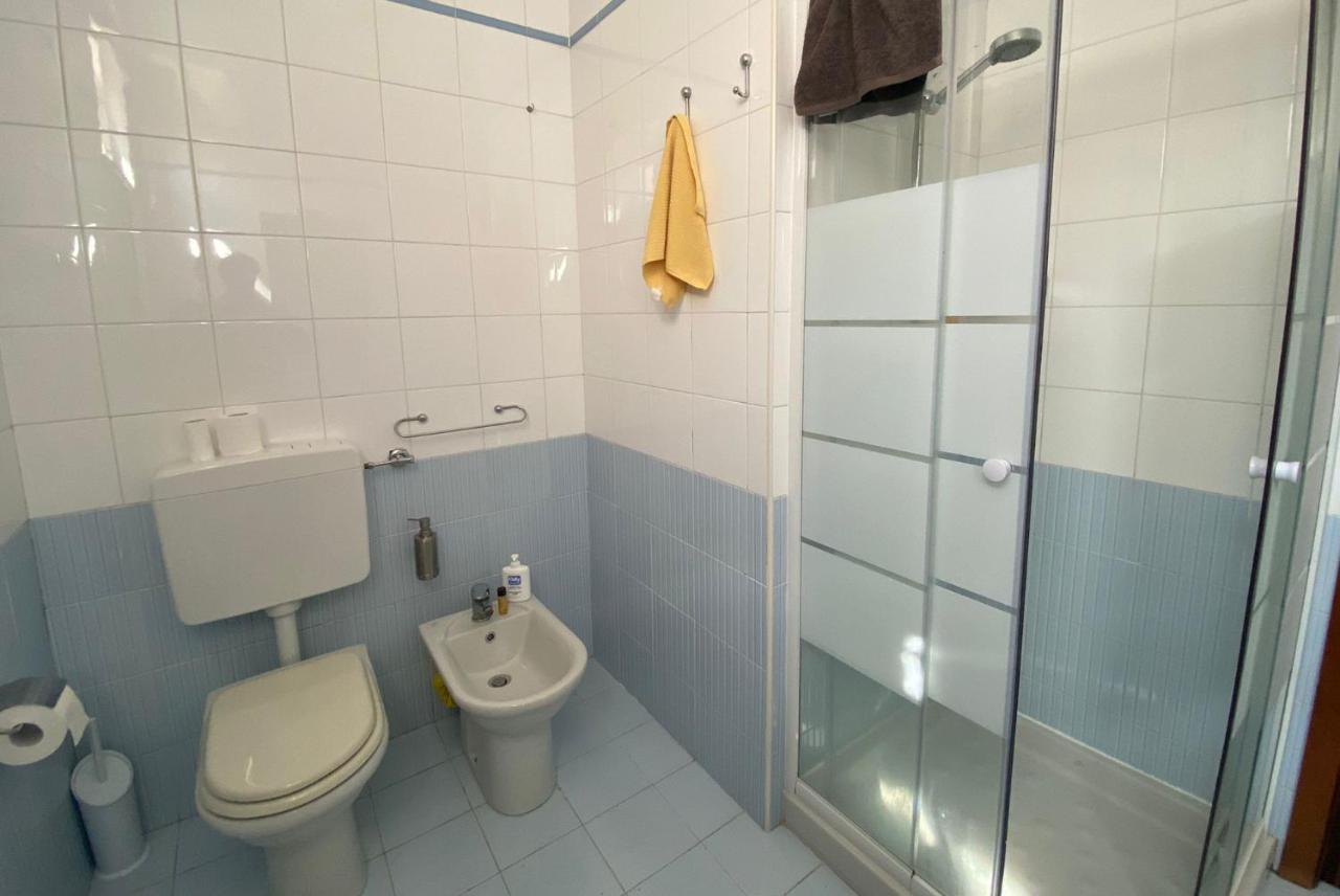 Apartment With Garden And Grill - Green Residence Sirmione Desenzano del Garda Buitenkant foto